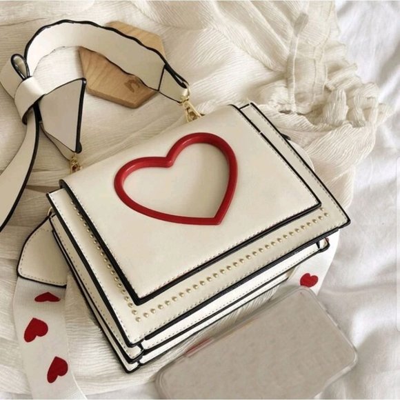 Heart Detailed Purse - Picture 2 of 7